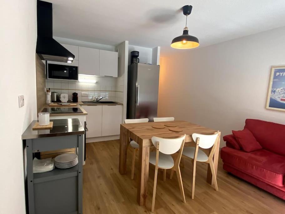 T3 Centre Ville Avec Parking, Balcon Et Wifi. 5P. Cauterets Esterno foto